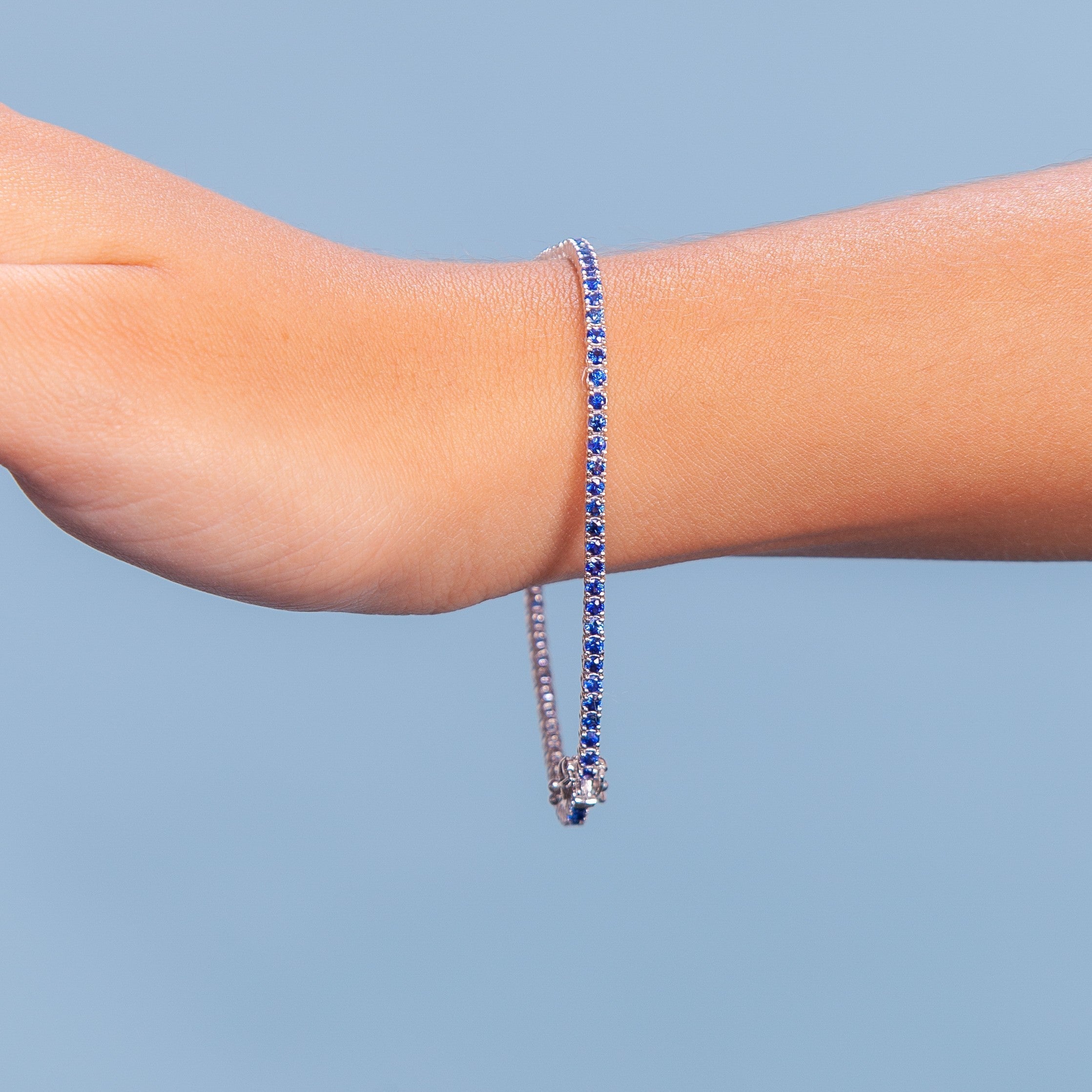 Blue Sapphire Tennis Bracelet (7.29 ct.) 3.00 mm 4-Prongs Setting in 18K Gold
